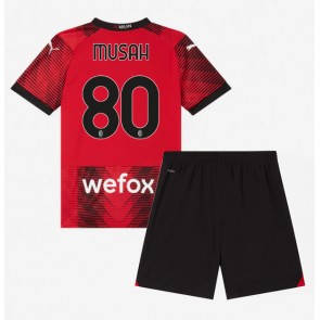 AC Milan Yunus Musah #80 Replika Babytøj Hjemmebanesæt Børn 2023-24 Kortærmet (+ Korte bukser)